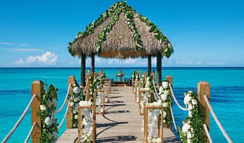 The Wedding Website of Phoebe Nguyen and Nathaniel Terre
