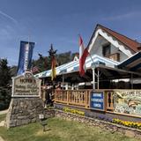 Hofer's Bakery and Cafe