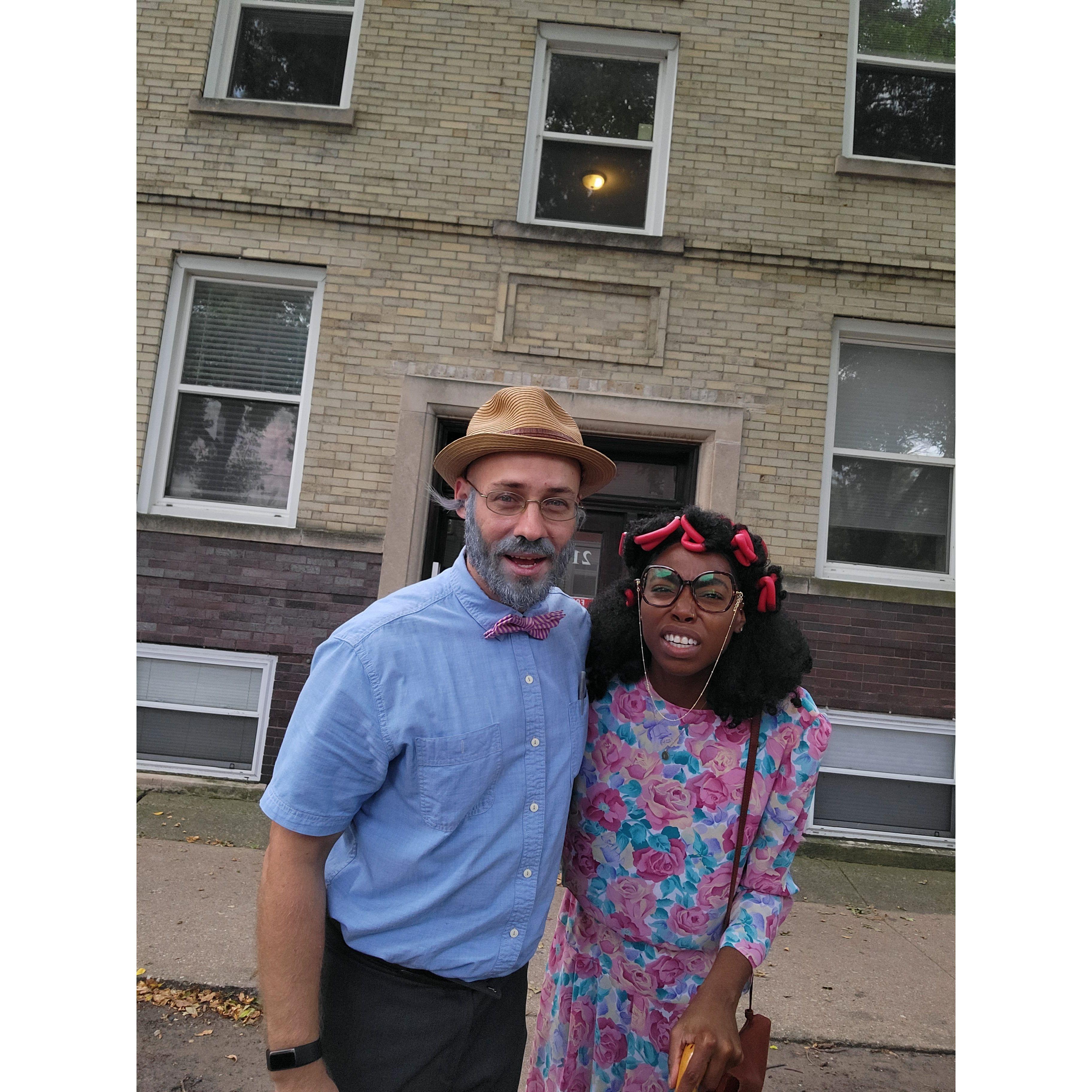 Off to Larry and Gail's to hang with some "old" friends.