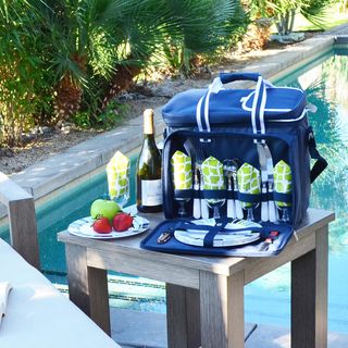 4-Person Equipped Insulated Picnic Set