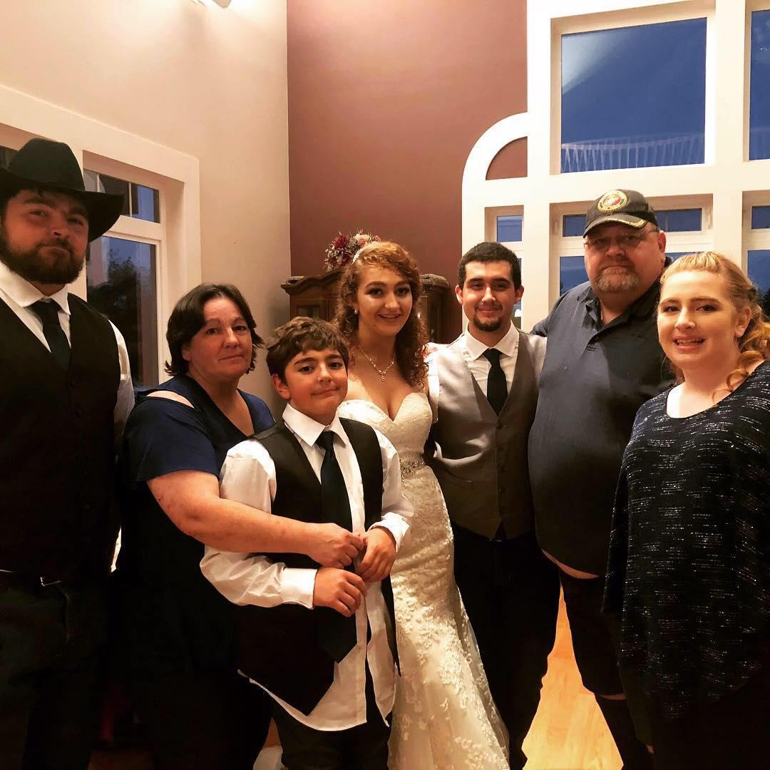 Bowker Family with the bride and groom