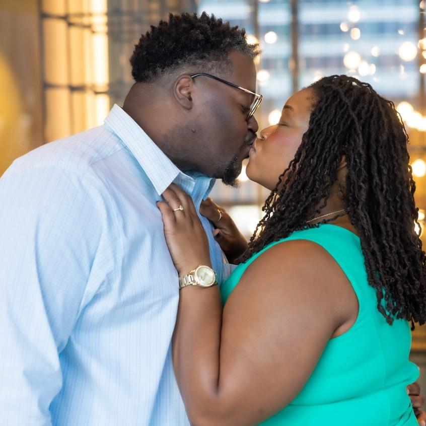 Kisses at the Londonhouse.