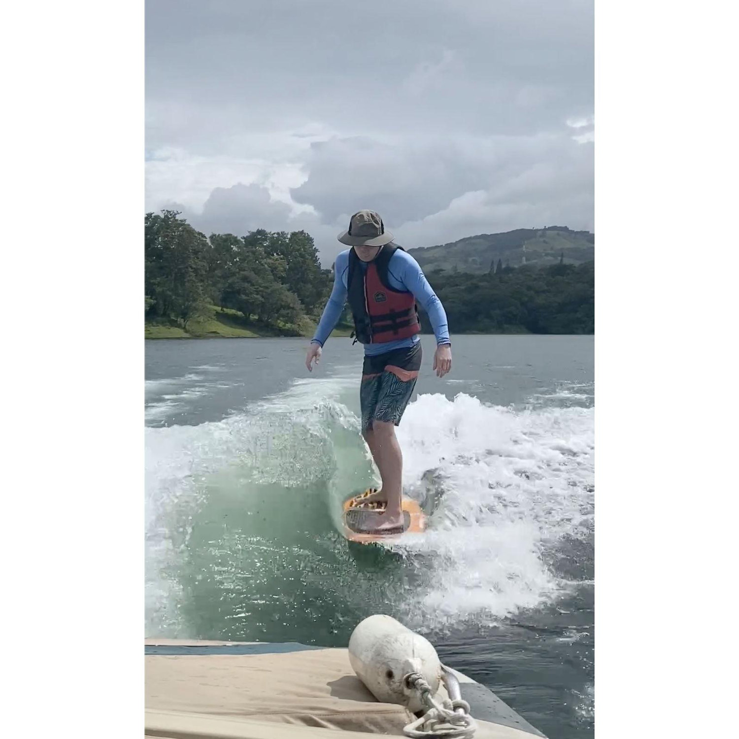 Conor then took Diana to Costa Rica together. 之后，Conor带Diana去哥斯达黎加。