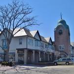 Shopping and Lunch in Lake Forest's Market Square