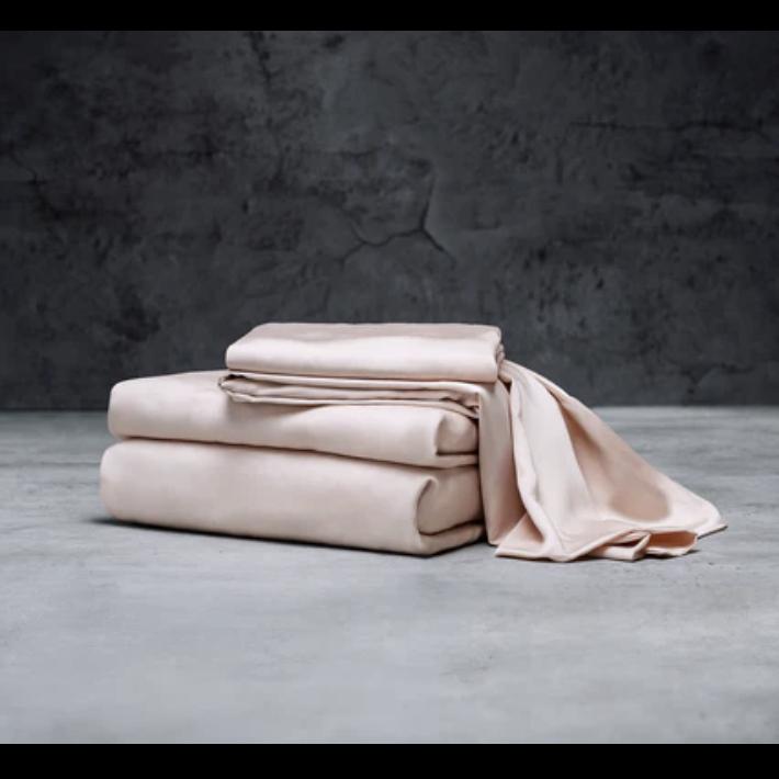 Luxome Queen size Luxury Bamboo Sheet Set in Blush