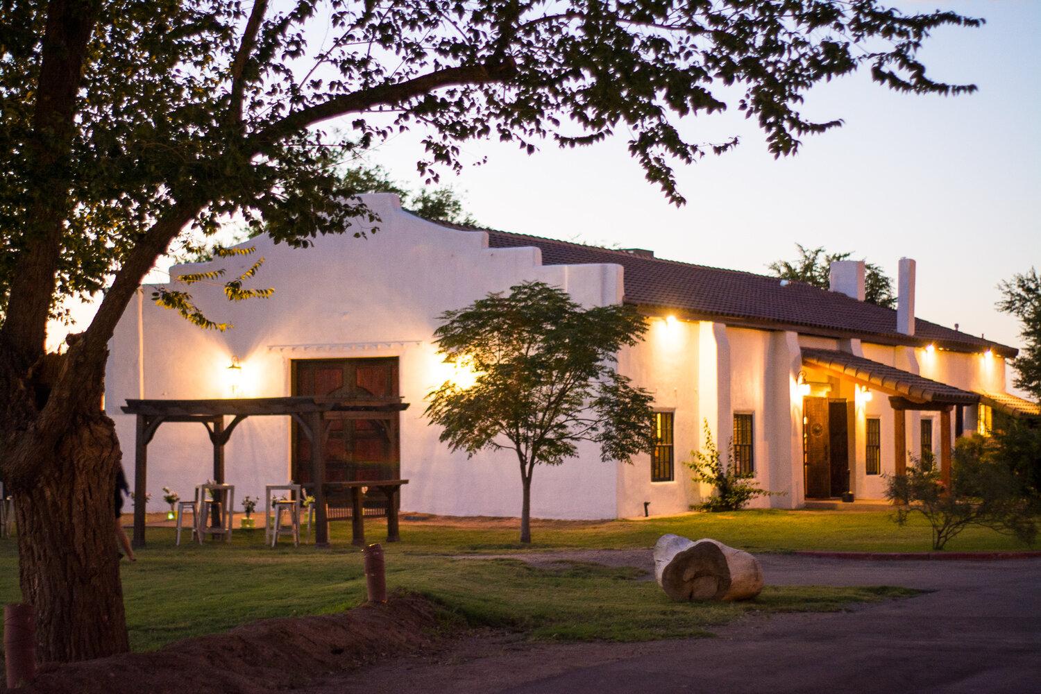 The Wedding Website of Anahi Marquez and Daniel Miller