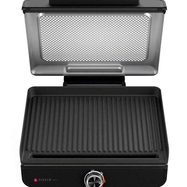 Ninja Sizzle Indoor Grill, 500°F High Heat Kitchen Grill with Nonstick 14 Inch Plate, Low-Smoke Technology, Edge-to-Edge Heating, Family-Sized Capacity, Countertop Cooking Tool (GR100)