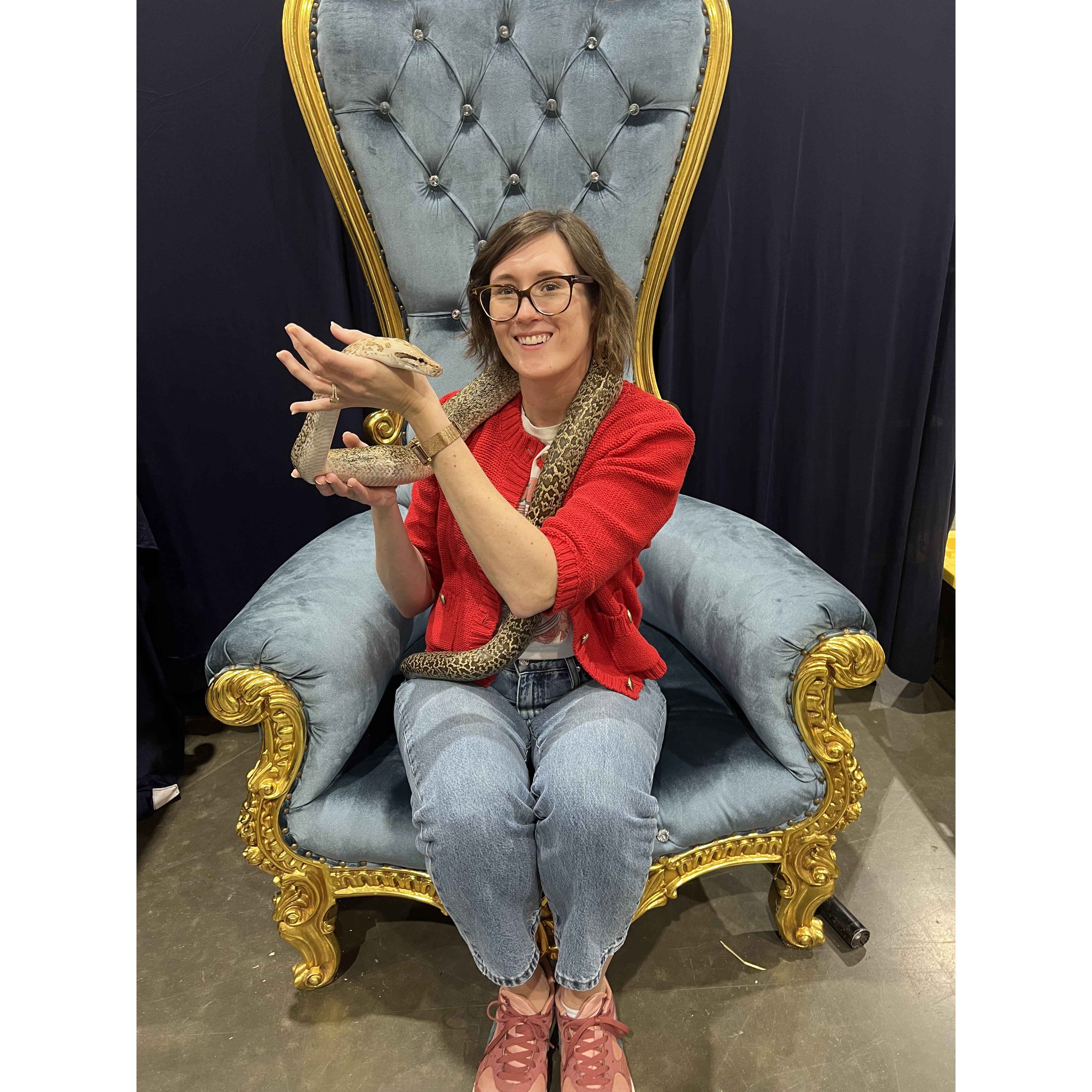 I could see myself as a snake mom in my future.....