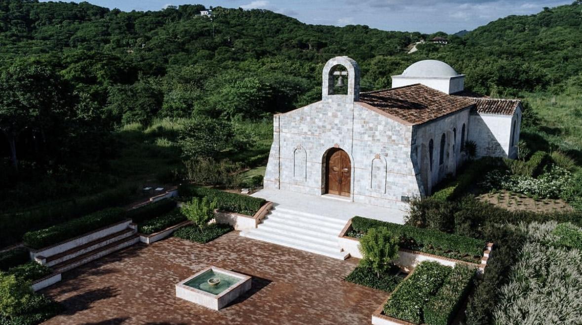 The Wedding Website of Valeria Hurtado and Austin Vallina