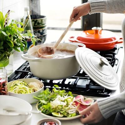 White Le Creuset Signature Enameled Cast Iron Round Dutch Oven, 5 1/2-Qt.