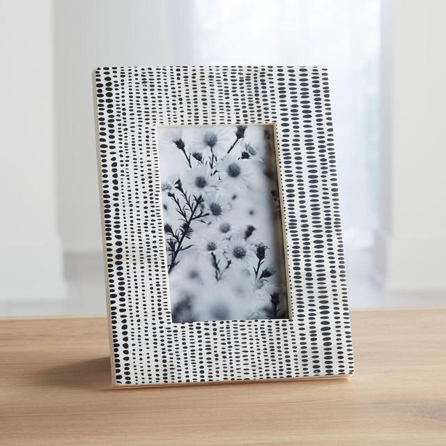 Shiraleah 4x6 Black/White Photo Frame