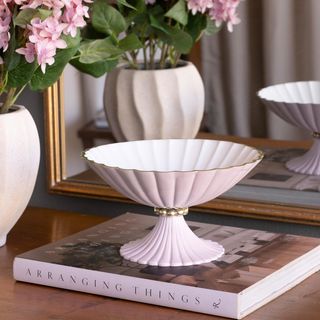 Encanto Vienna Small Pedestal Bowl