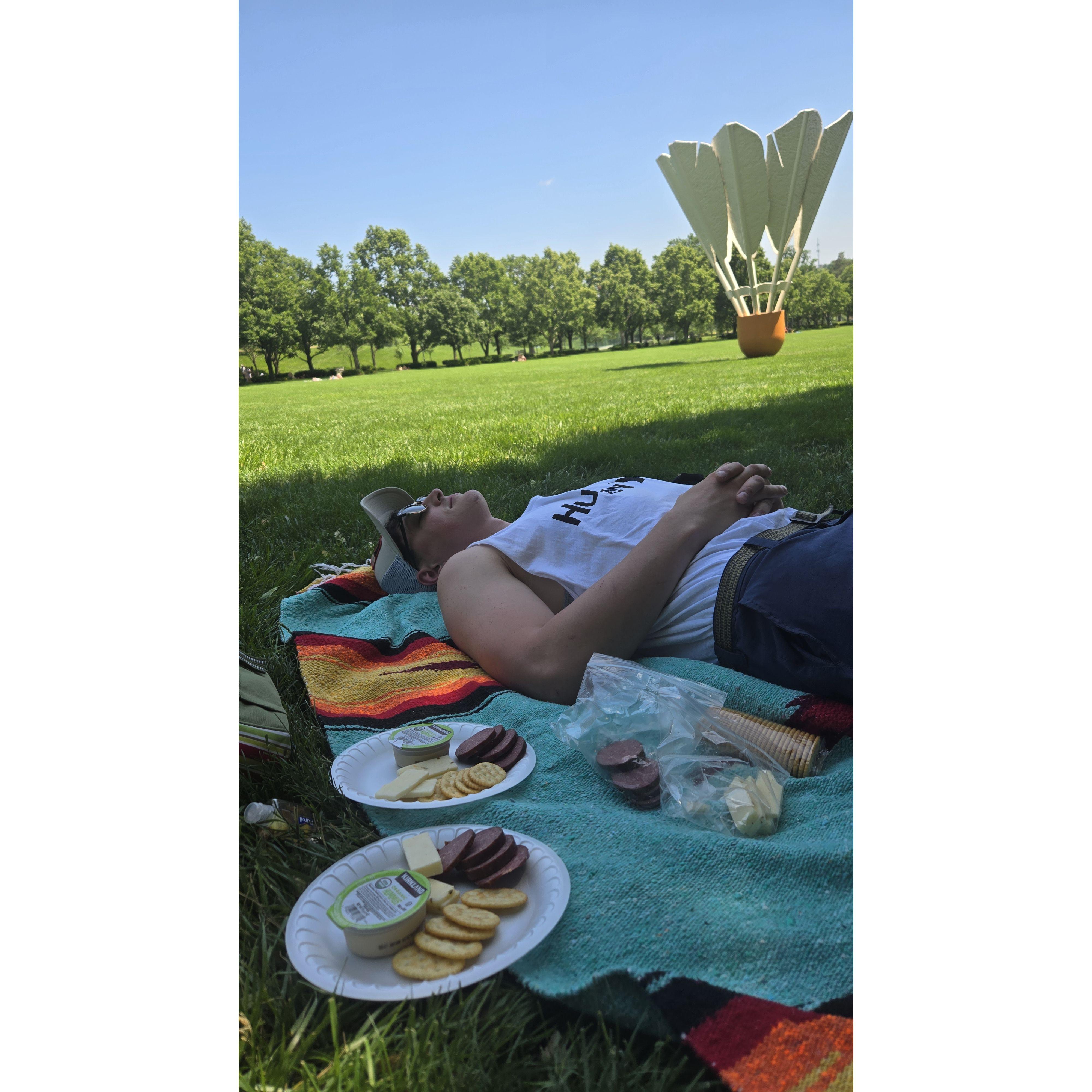 One of our favorite places for a day date is at the Nelson-Atkins Museum! In our engagement photos we used this same blanket on the museum's lawn :) - May 2024