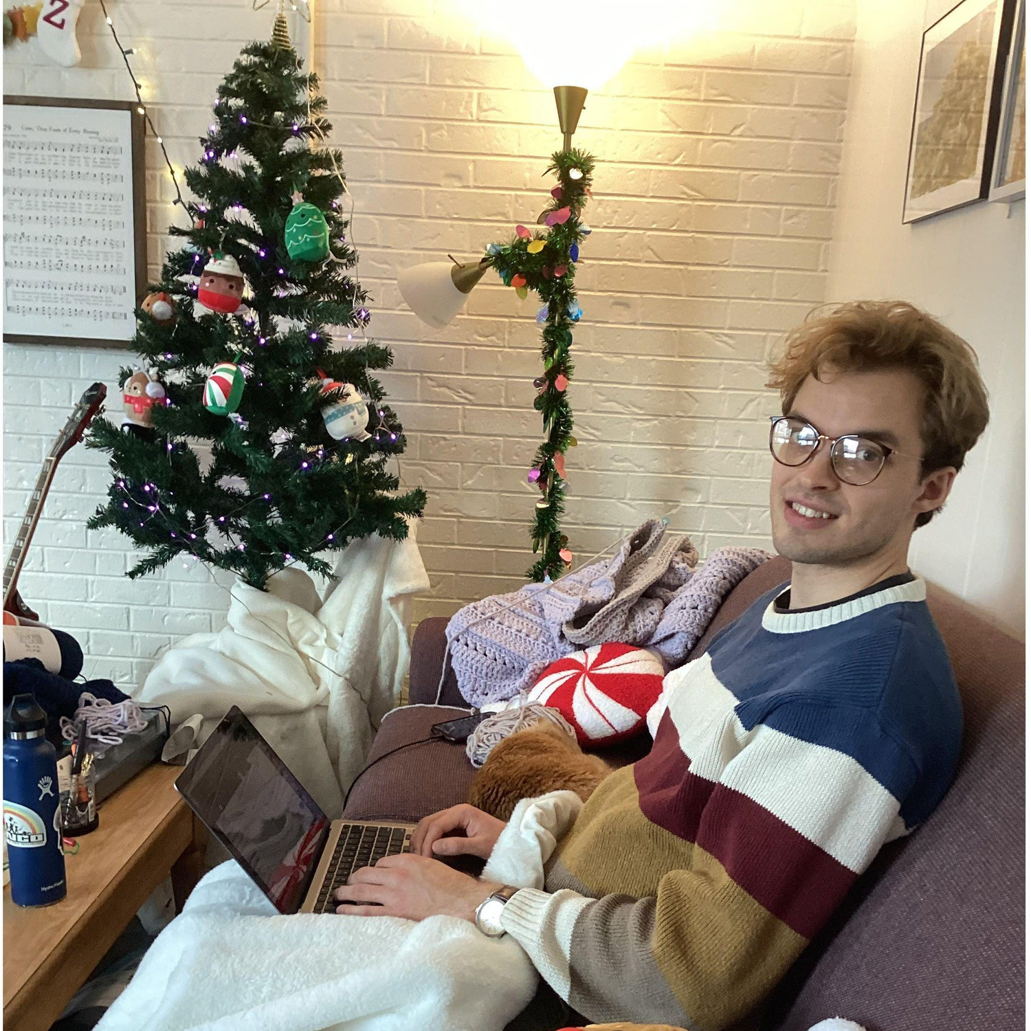 The apartment was tiny, but was the perfect place for Sam, Zoe, and Lu to start off. One of the best parts was getting to decorate for holidays. Sam decorated for Halloween, and Zoe for Christmas