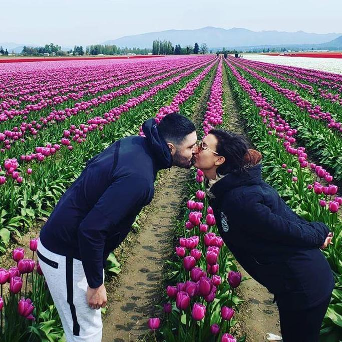 Kisses & Flowers