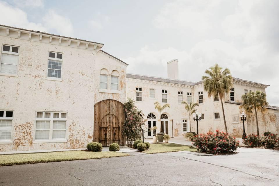 The Wedding Website of Emmy Etienne and Arinze Lasbrey