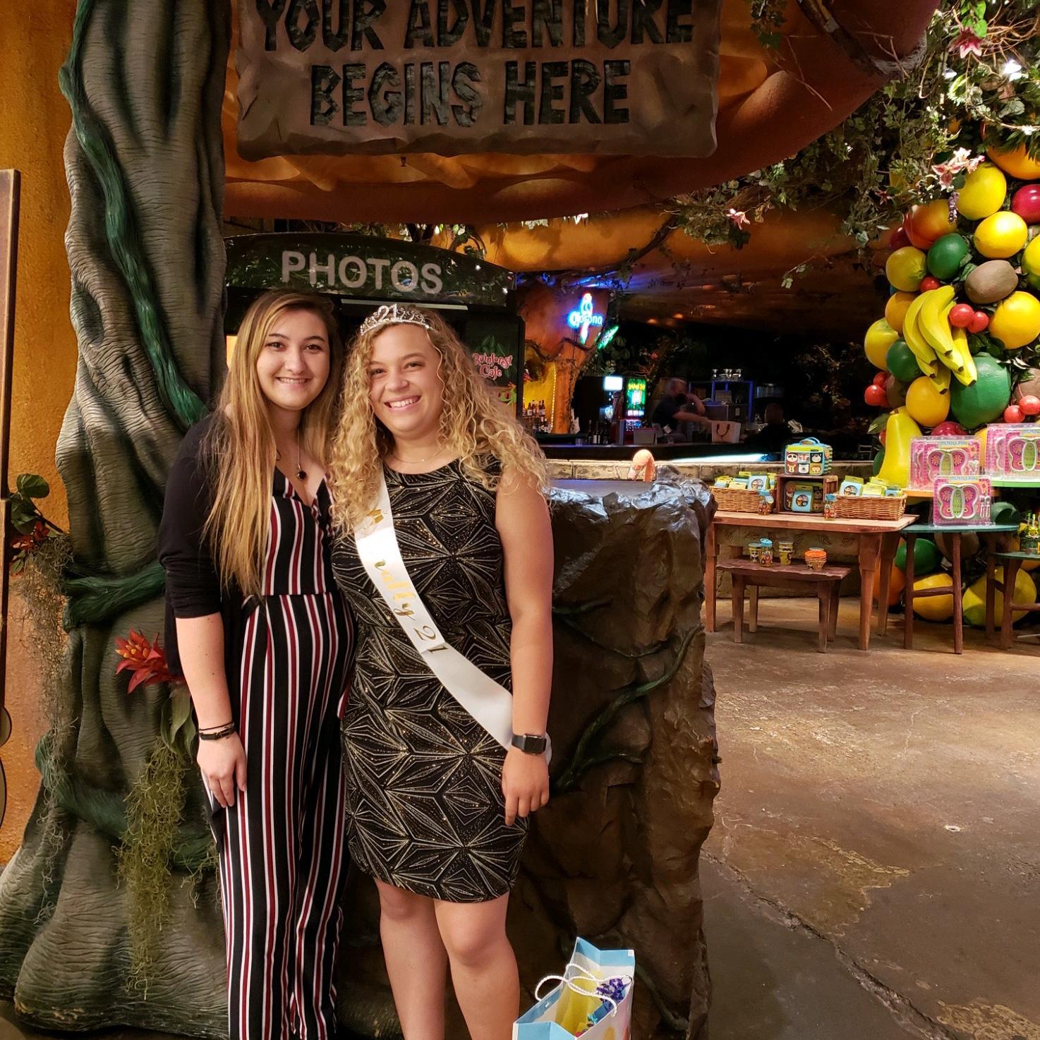 Amber’s 21st Birthday celebrated at her favorite restaurant Rainforest Cafe!