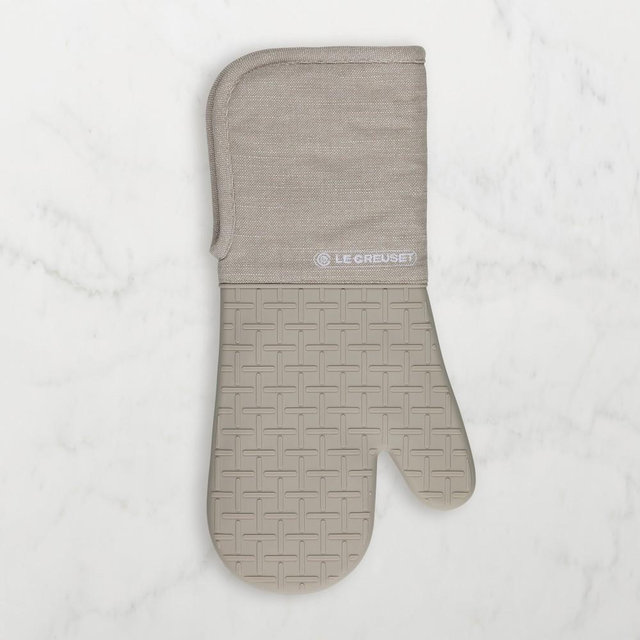 Le Creuset Oven Mitt, Sable