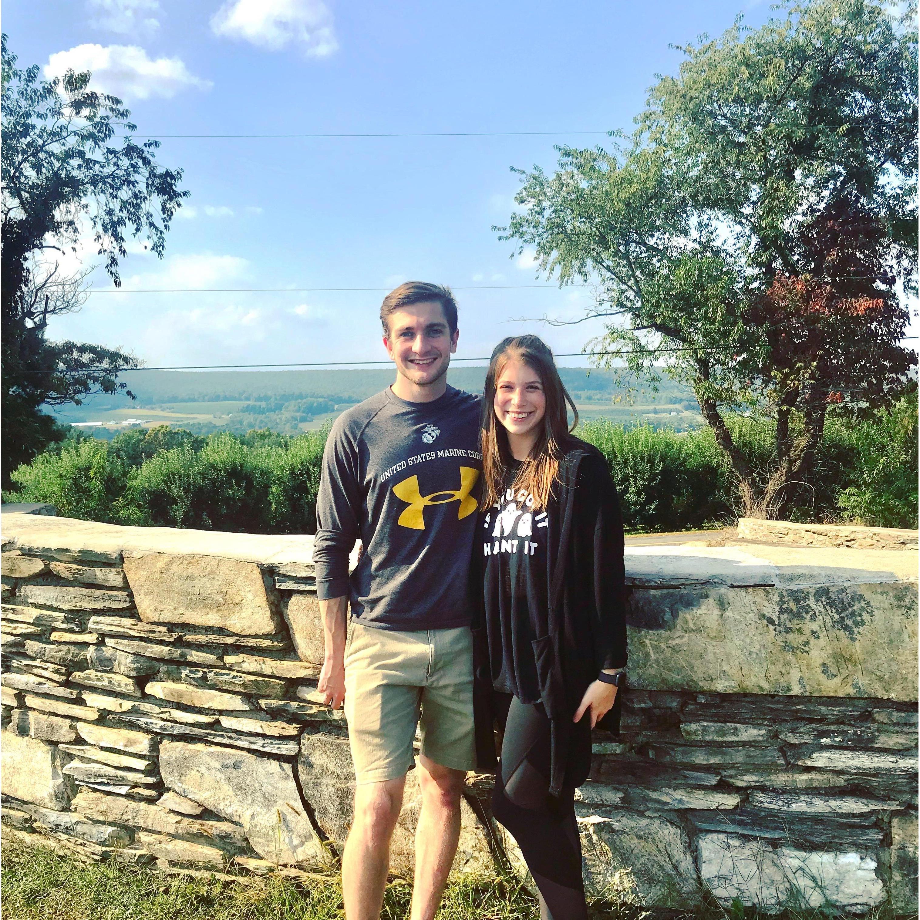 Motorcycle rides in Pennsylvania, stopped for the apple he is hiding