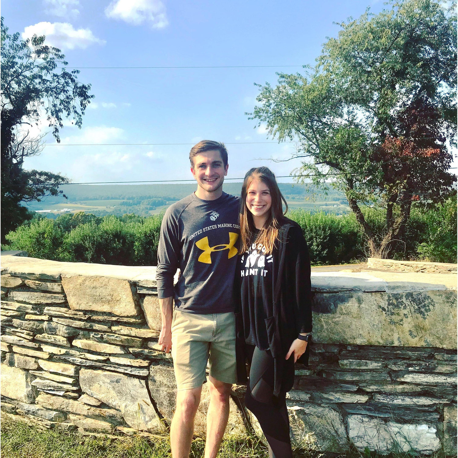 Motorcycle rides in Pennsylvania, stopped for the apple he is hiding