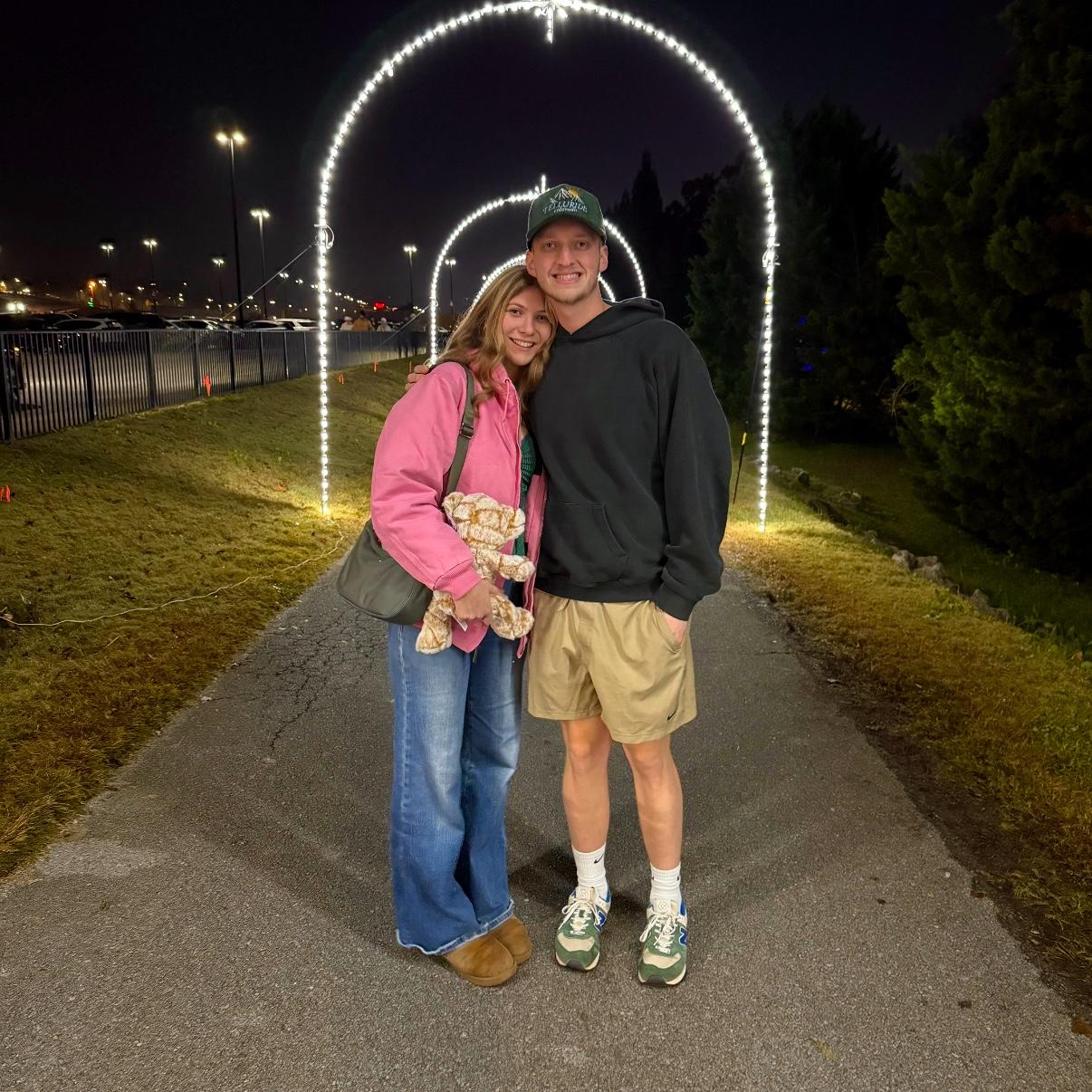 11-08-25
samuel won sierra a teddy bear in pigeon forge