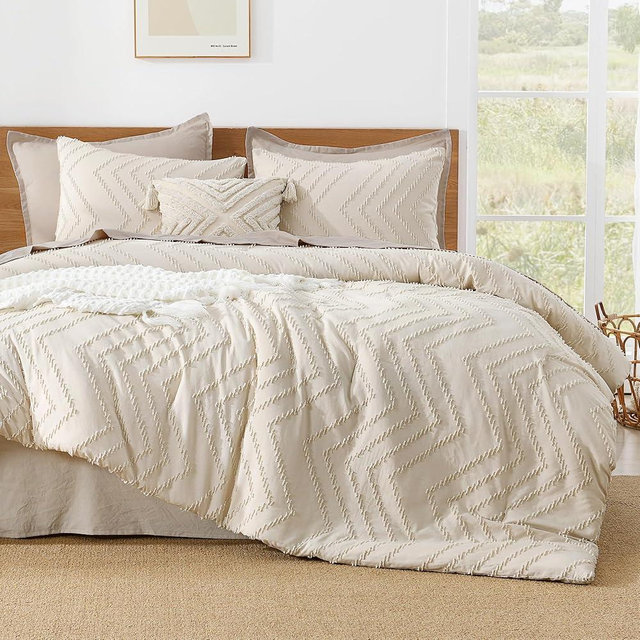 Litanika Oversized King Comforter Set 128x120, 3 Pieces Beige Super King Plus Size Chevron Tufted Solid Bedding Comforter Sets, Fluffy Bed Set