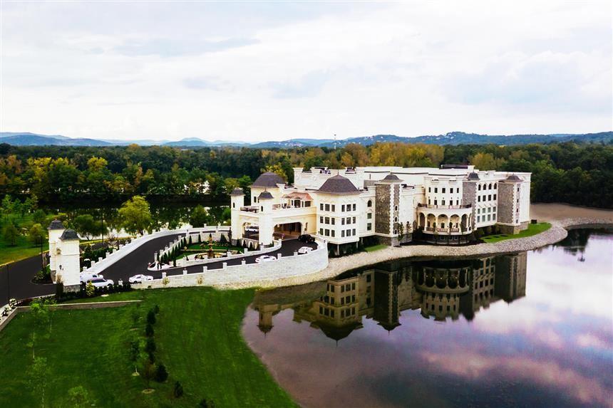 The Wedding Website of Julie Albanese and Christopher McLarney