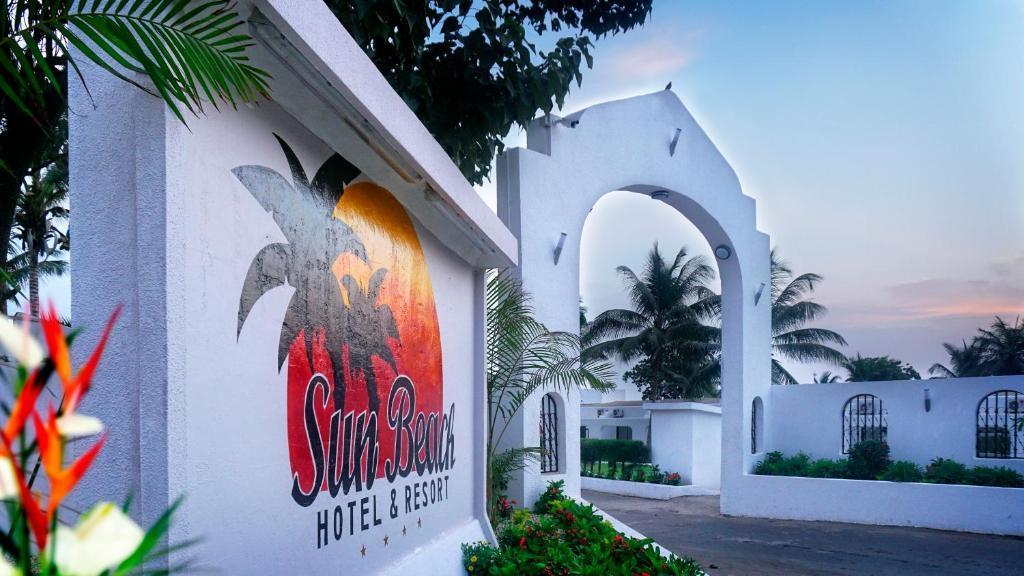 The Wedding Website of Nicholette Zvandasara and Sengan Anisiobi