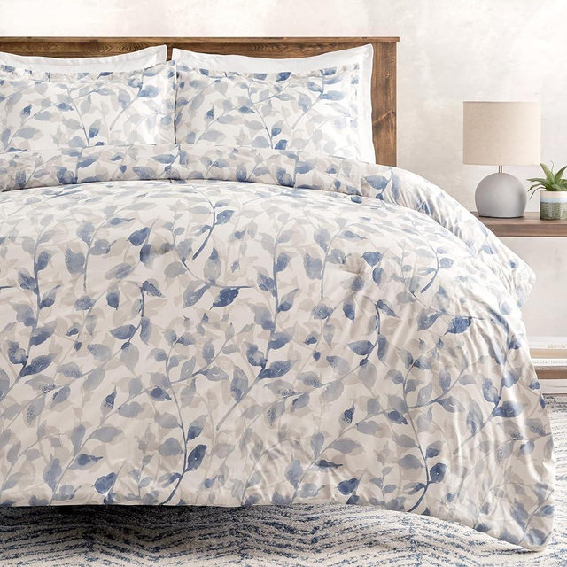 Chanasya Premium Layered Leaf Queen Comforter Set - Soft Blue Botanical Leaf Reversible Comforter Bedding Set- 3-Pieces - 1 Comforter and 2 Pillow Shams, Queen Size