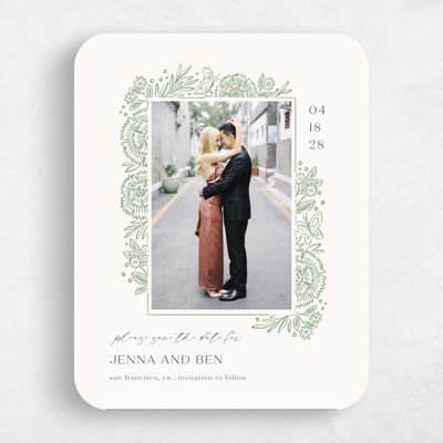Green Rounded Wedding Save the Date - Keita Photo