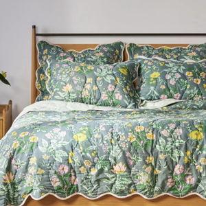 Iluka Cotton Printed Floral Quilt (Size Queen, Color Guacamole)