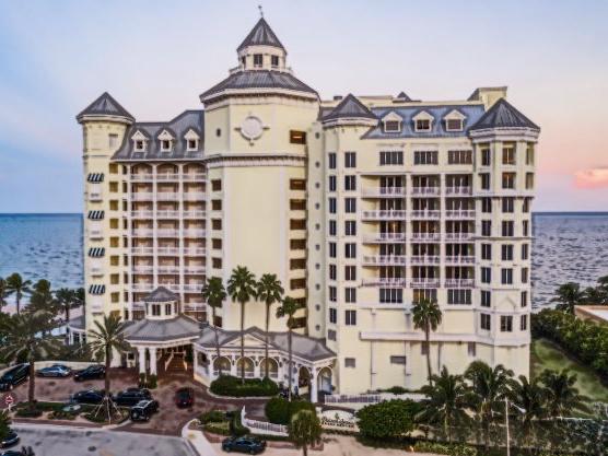 The Wedding Website of Chelsea Tokarz and Scott Heasman