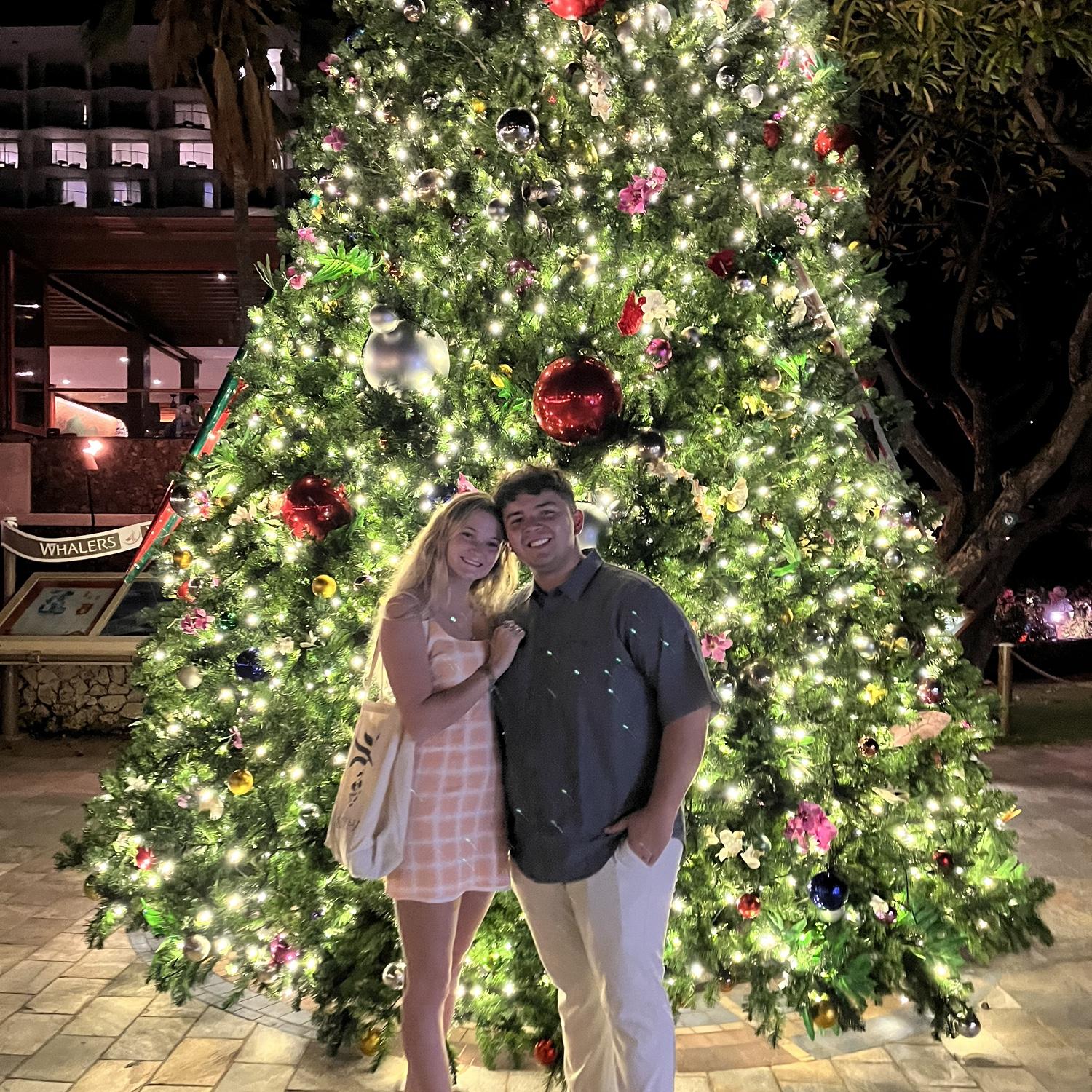 11.26.2022
Christmas in Maui!