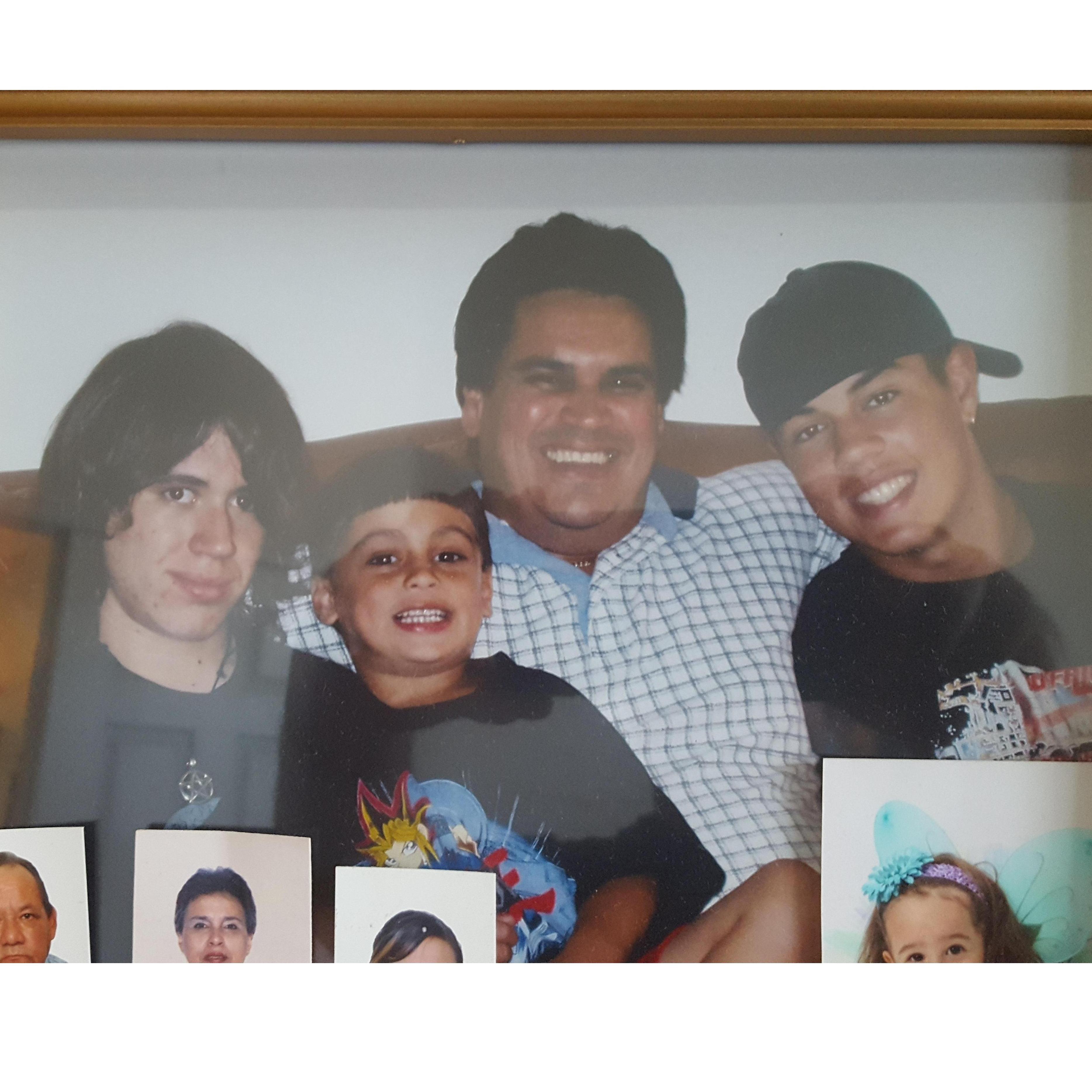 Thomas, Elliot, Hely Jr, Hely III (Check out cropping skills) lol