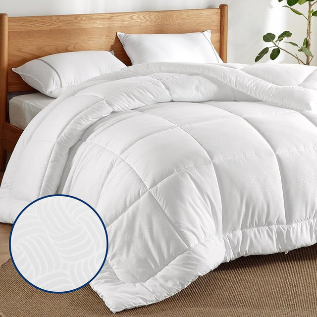 Bedsure Comforter Duvet Insert - Quilted Comforters King Size, All Season Duvet, Down Alternative Bedding Comforter with Tabs(Ivory Stripe Square,King 90"x102")