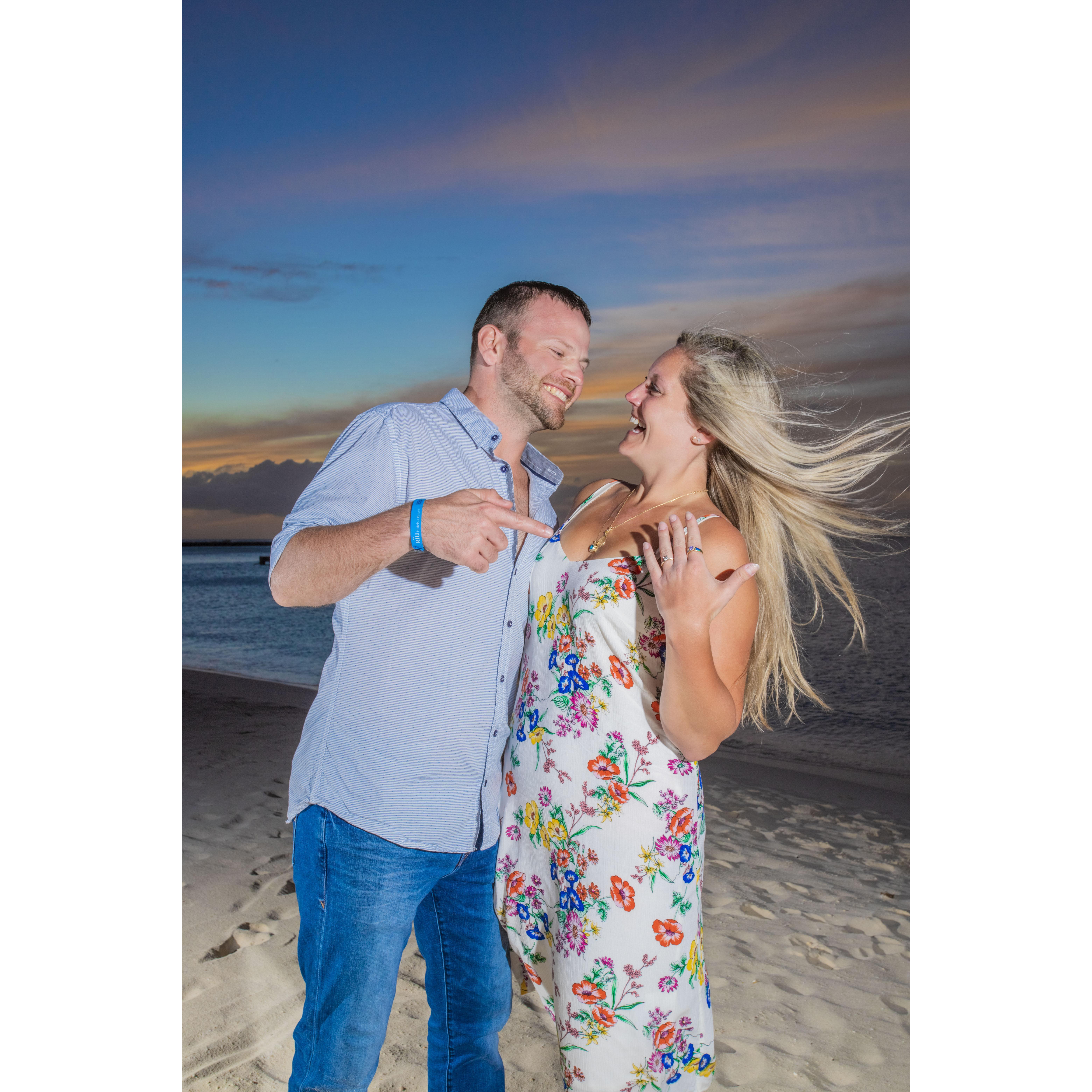 Save The Date Photos 1/14/21
Aruba