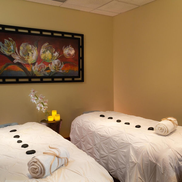 60-Minute Couples Massage