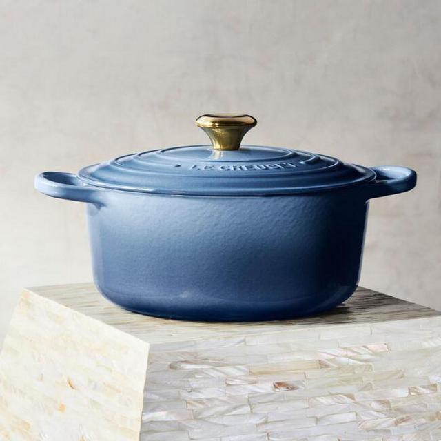 Round Dutch Oven - Cerise Color, 9 Quart