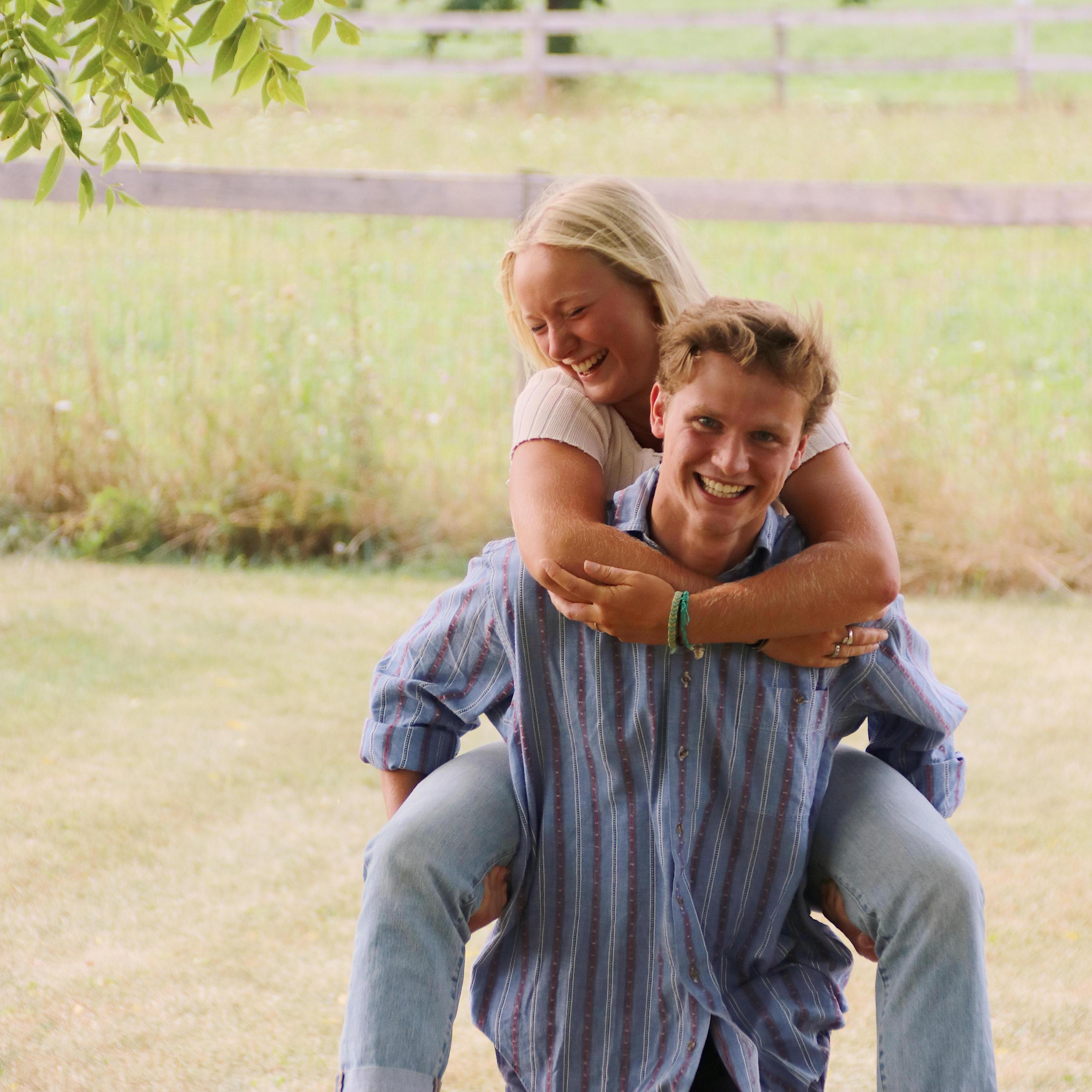 A photoshoot we love to look back on made possible by Nat Kral, one of Grace's roommates!
circa September, 2021
Wheaton, IL