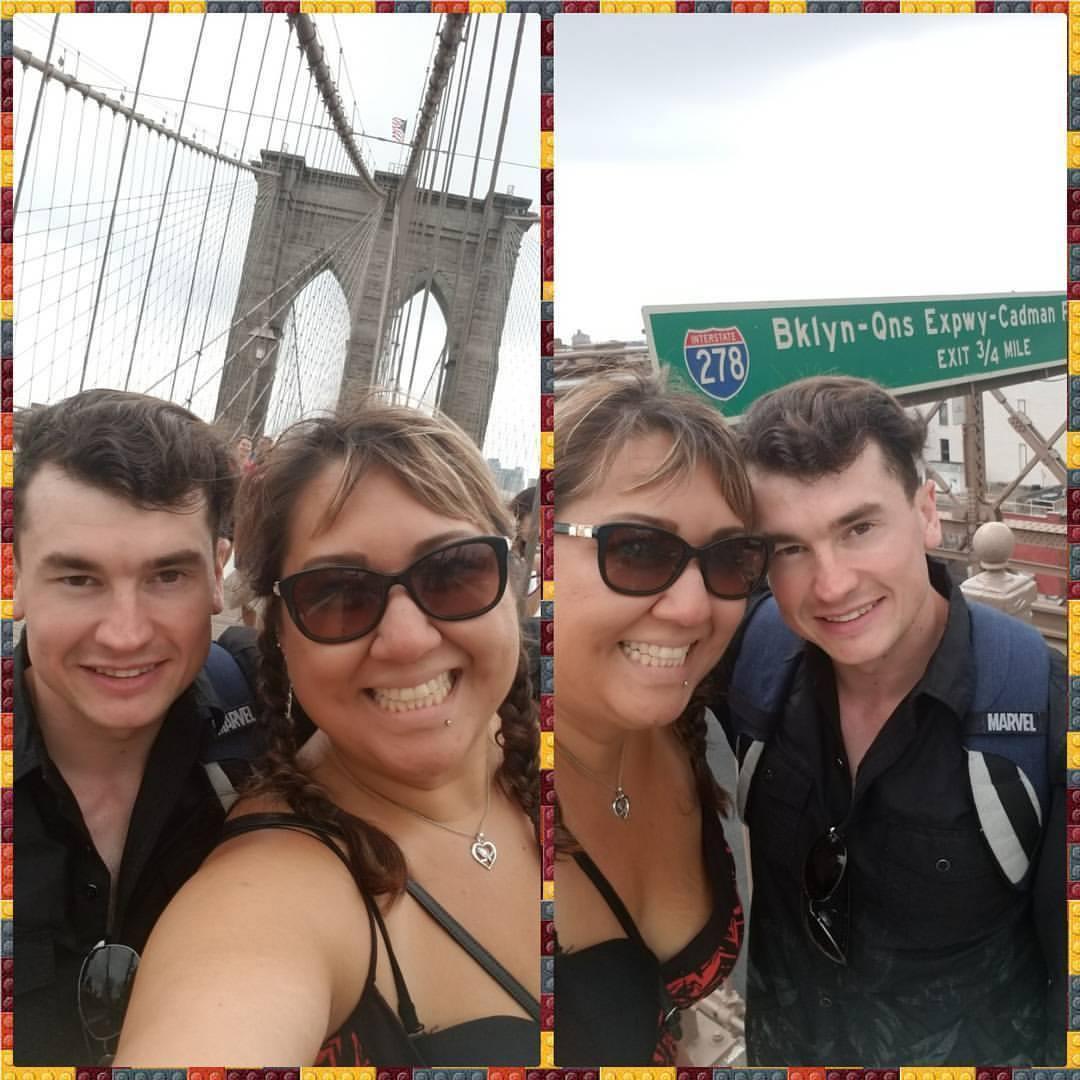 Fulfilling our goal of walking on the Brooklyn Bridge in New York (2017).