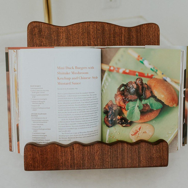 Scalloped Wood Cookbook Stand, Classic Wood Cookbook Stand, Wood Cookbook Holder, Wood Stand, Recipe, Organic Finish