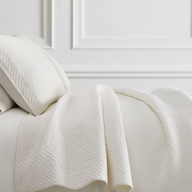 Reflections Matelasse Quilt, Twin/Twin XL, White
