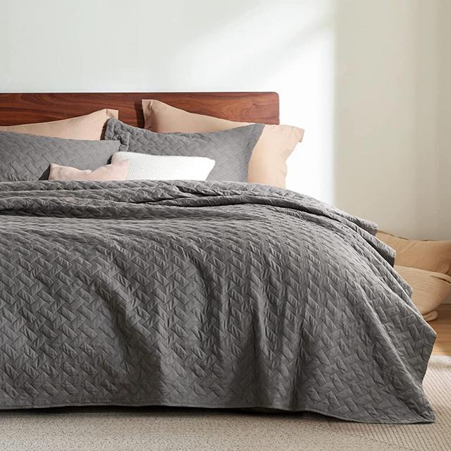 Bedsure California King Quilt Set - Lightweight Summer Quilt Cal King - Grey Bedspreads California King Size- Bedding Coverlets for All Seasons (Includes 1 Quilt, 2 Shams)
