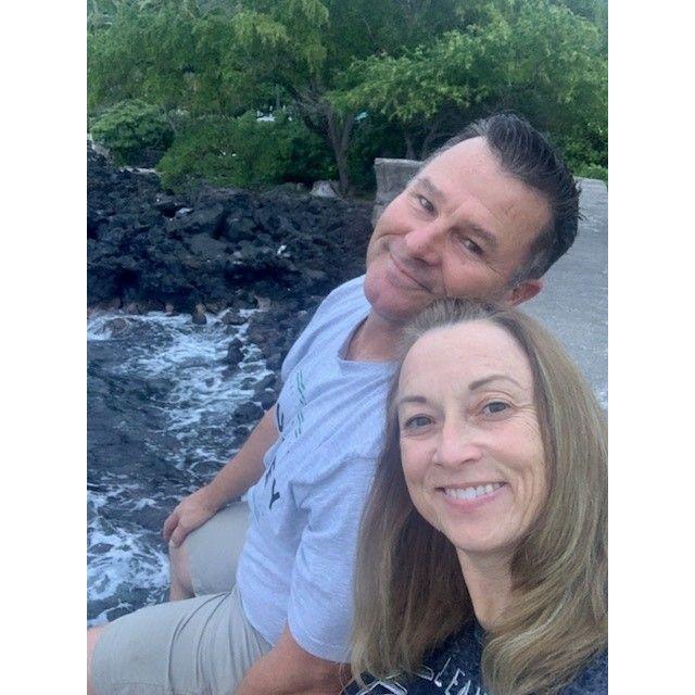 Kona Hawaii 2022 - sitting ocean side.