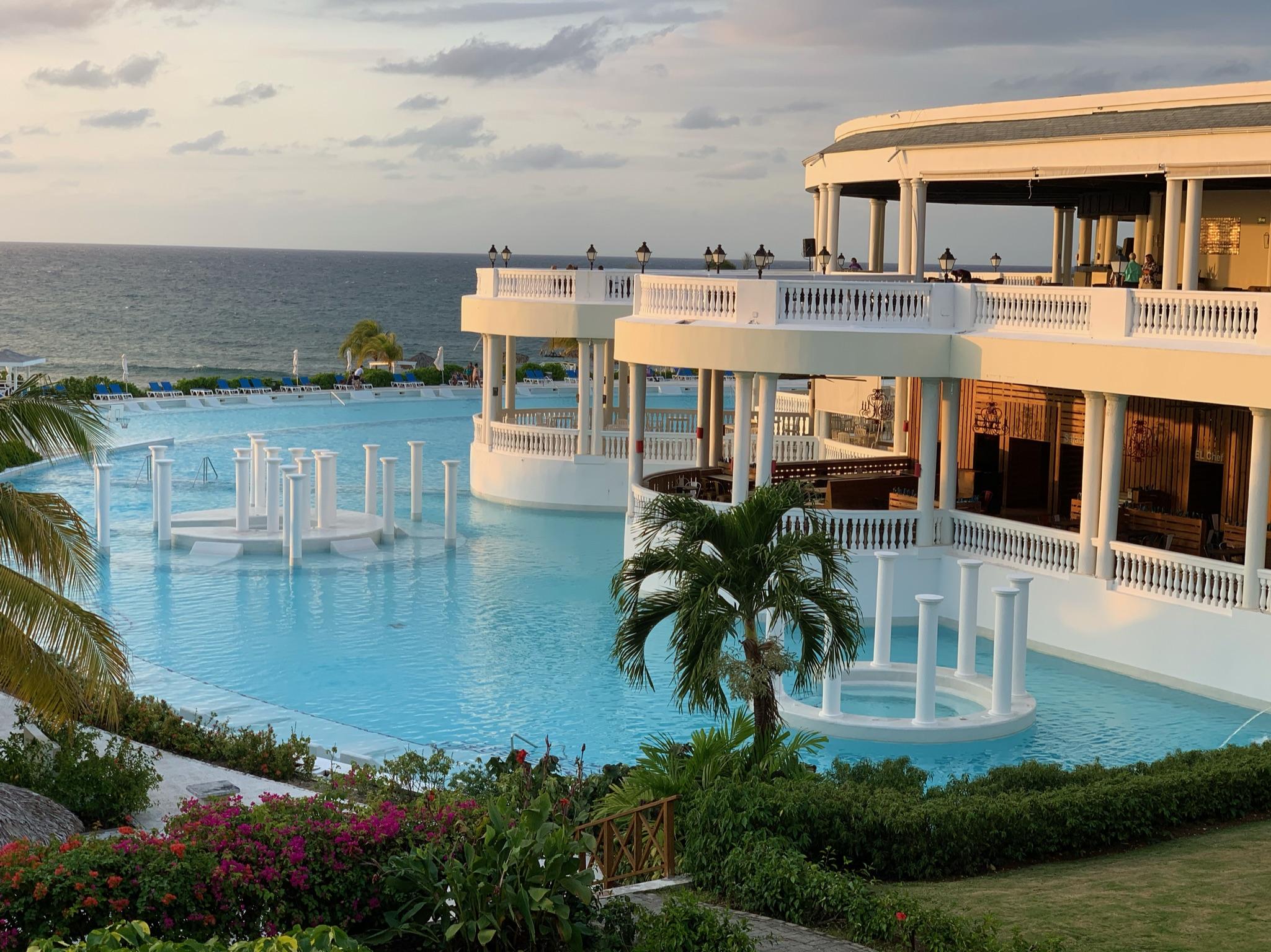 The Wedding Website of Gerrale Henry and Crystal Hayward