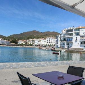 Waterfront seafood dinner in Cadaques