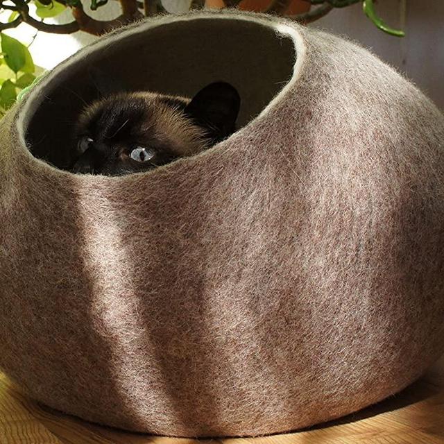 Cat House, Bed, Cave. Handmade. Ecological Sheep Wool. Size XL Large (17-26 pounds cat). Kivikis made.