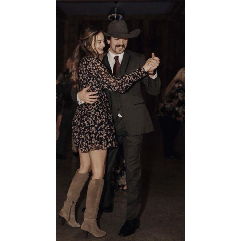 Dancing the night away at The Gumms Wedding.