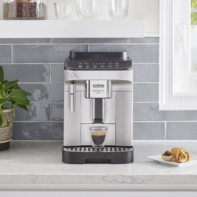 DeLonghi Magnifica Evo Fully Automatic Espresso Machine