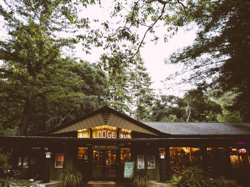 The Wedding Website of Rikki Nelson and Jake Hendricks